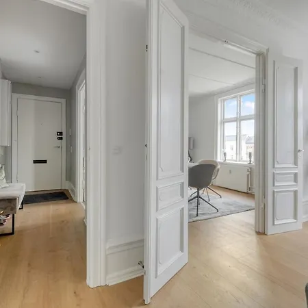 아파트 Stylish & Spacious In Cph *