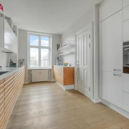 Stylish & Spacious In Cph Copenhaga
