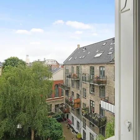 Stylish & Spacious In Cph