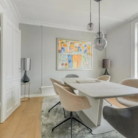 Stylish & Spacious In Cph شقة *