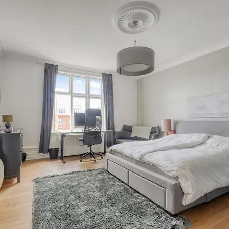 Stylish&spacious In Cph *