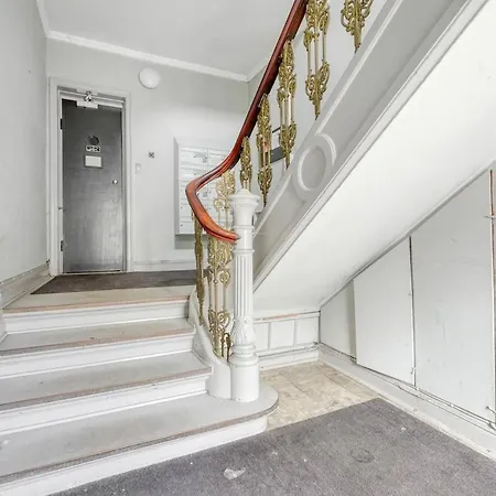 Apartment Stylish & Spacious In Cph